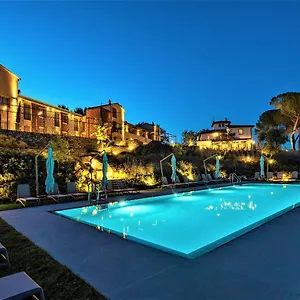 37 فندق