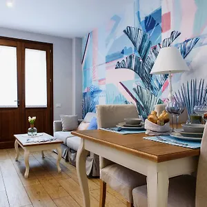 Lora Luxury House شقة كومو